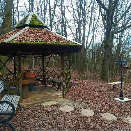 Ozike-lak A Boerzsoenyben Holiday home Kismaros